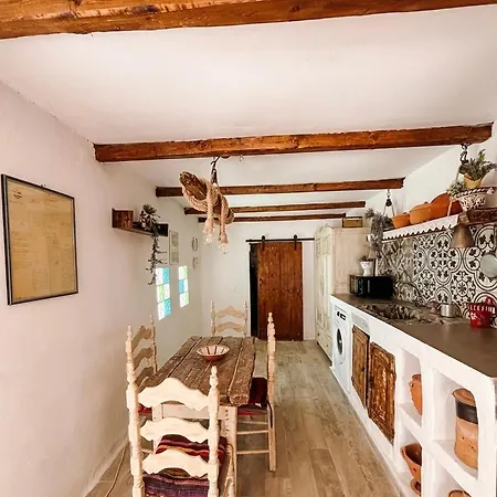 Aspro Pithari * Archangelos (Rhodes)